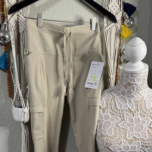 Athleta Salutation Cargo Tight - Picture 3 of 9